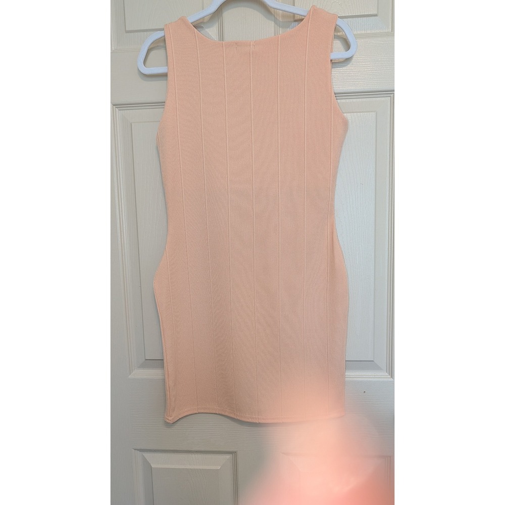 PrettyLittleThing Peach Ribbed Bodycon Mini Dress Sleeveless Scoop Neck Size 10 - Picture 3 of 4
